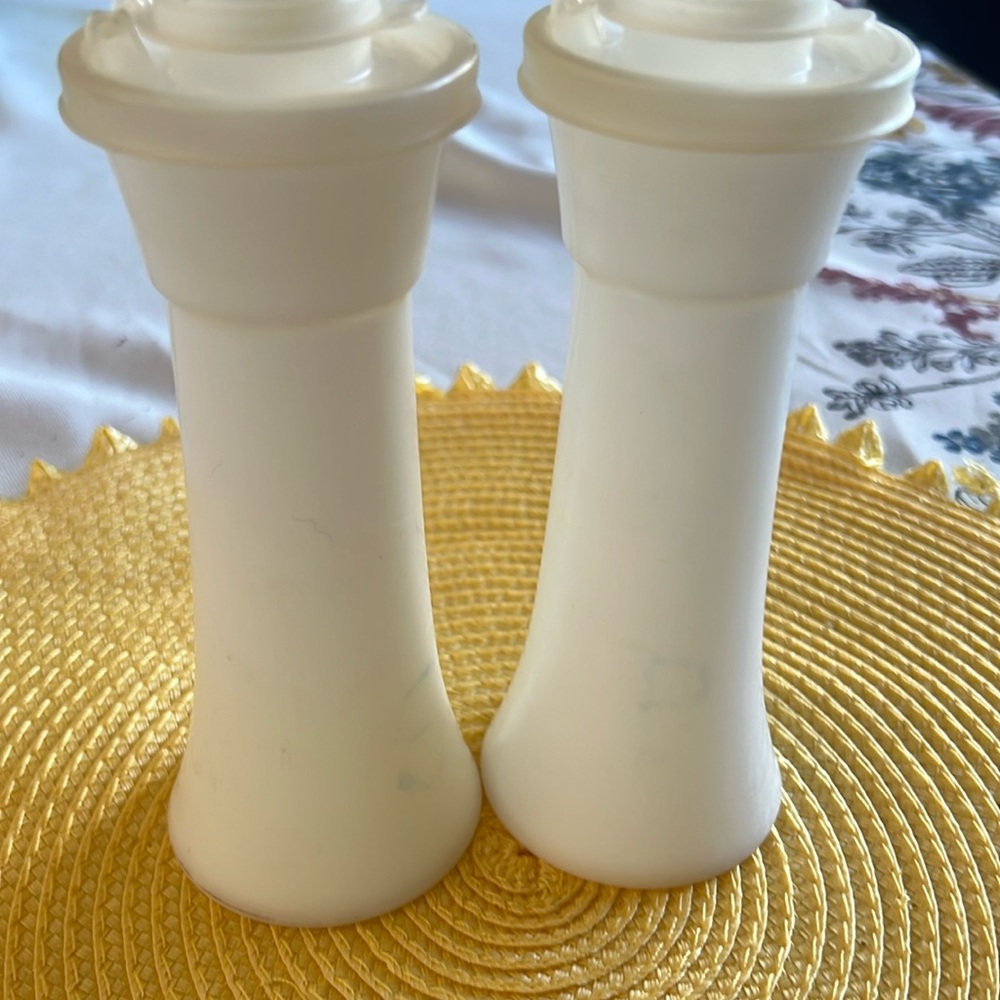 Vintage Tupperware Sale & Pepper shakers